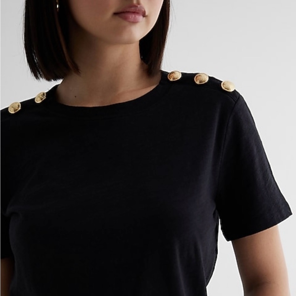 NWT Express skimming novelty button crew neck tee- pitch black